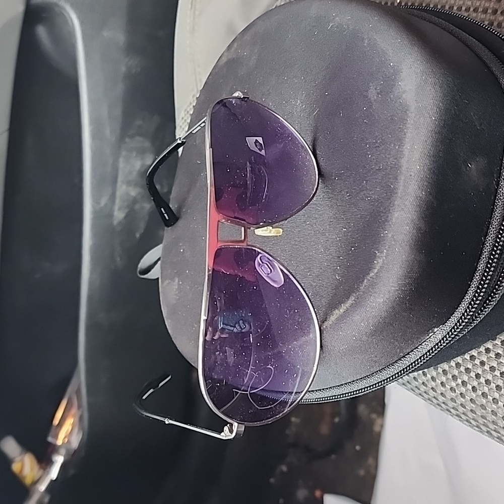 Sean Jon Aviator style sunglasses